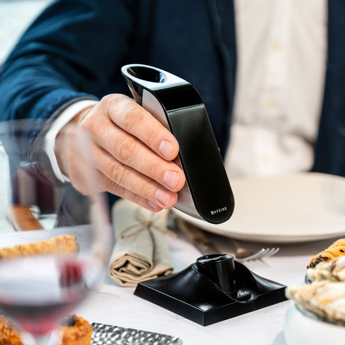 Der angeschlossene Weinbelüfter